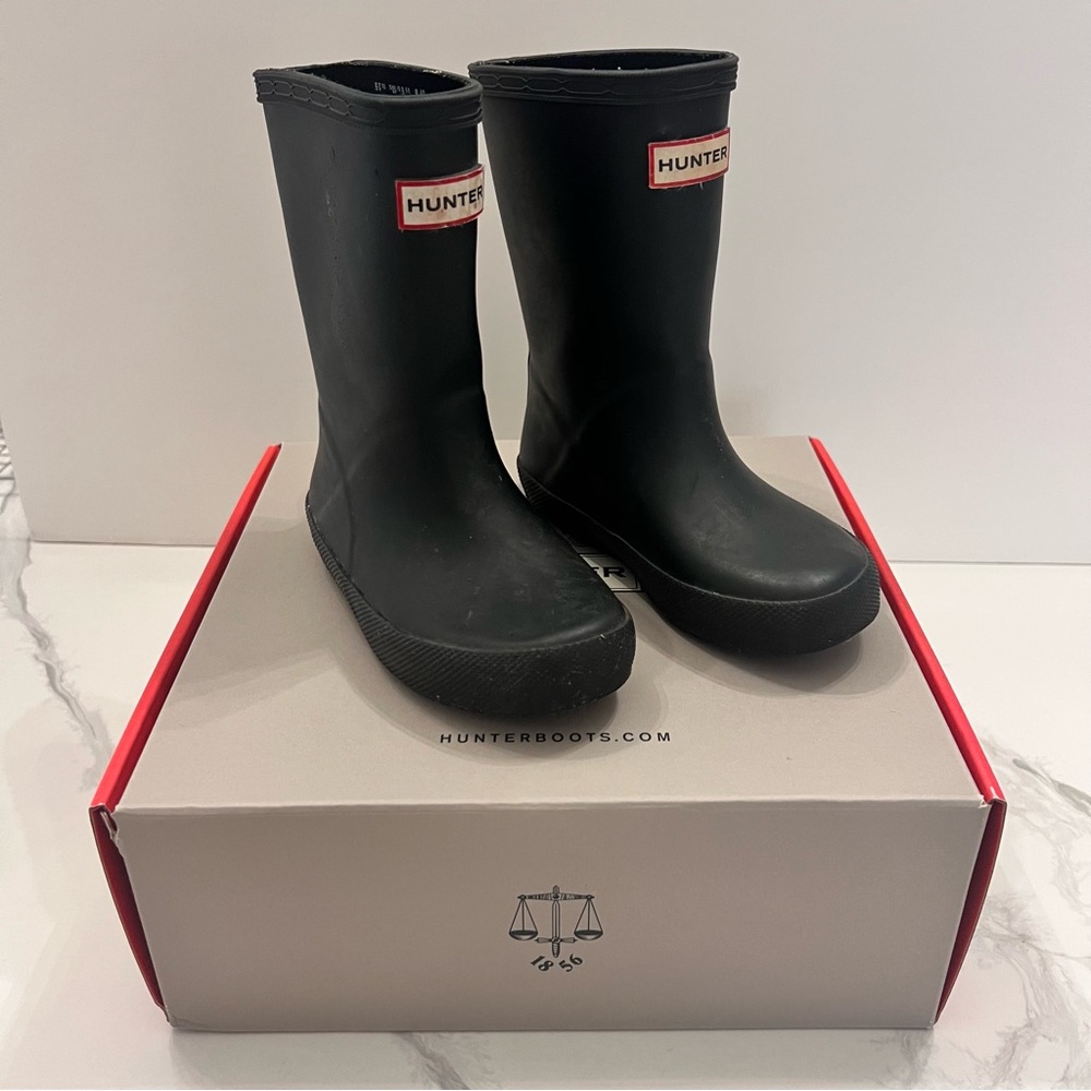 EUC Kids First Classic Rain Boots size 9B/10G Black